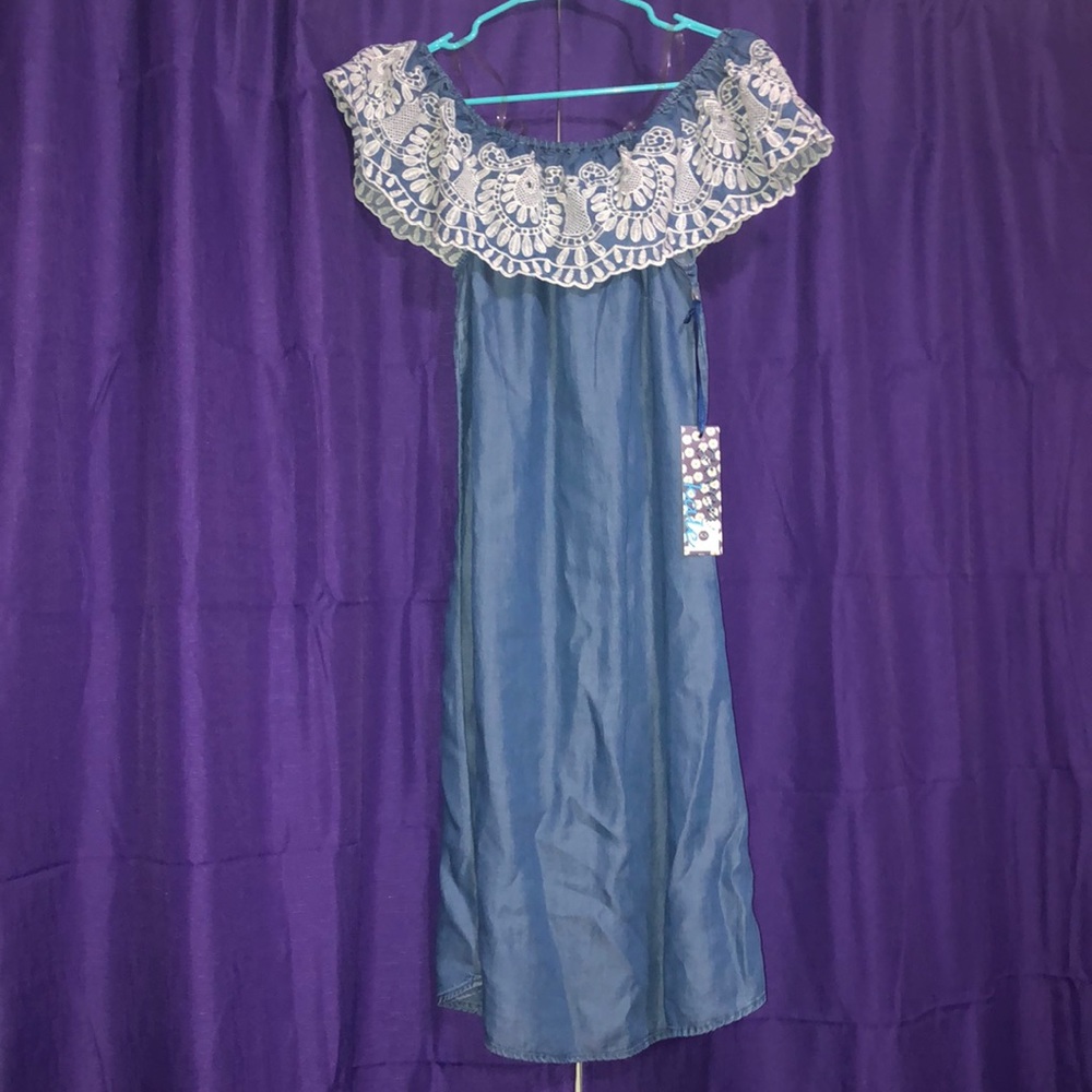 DRESS